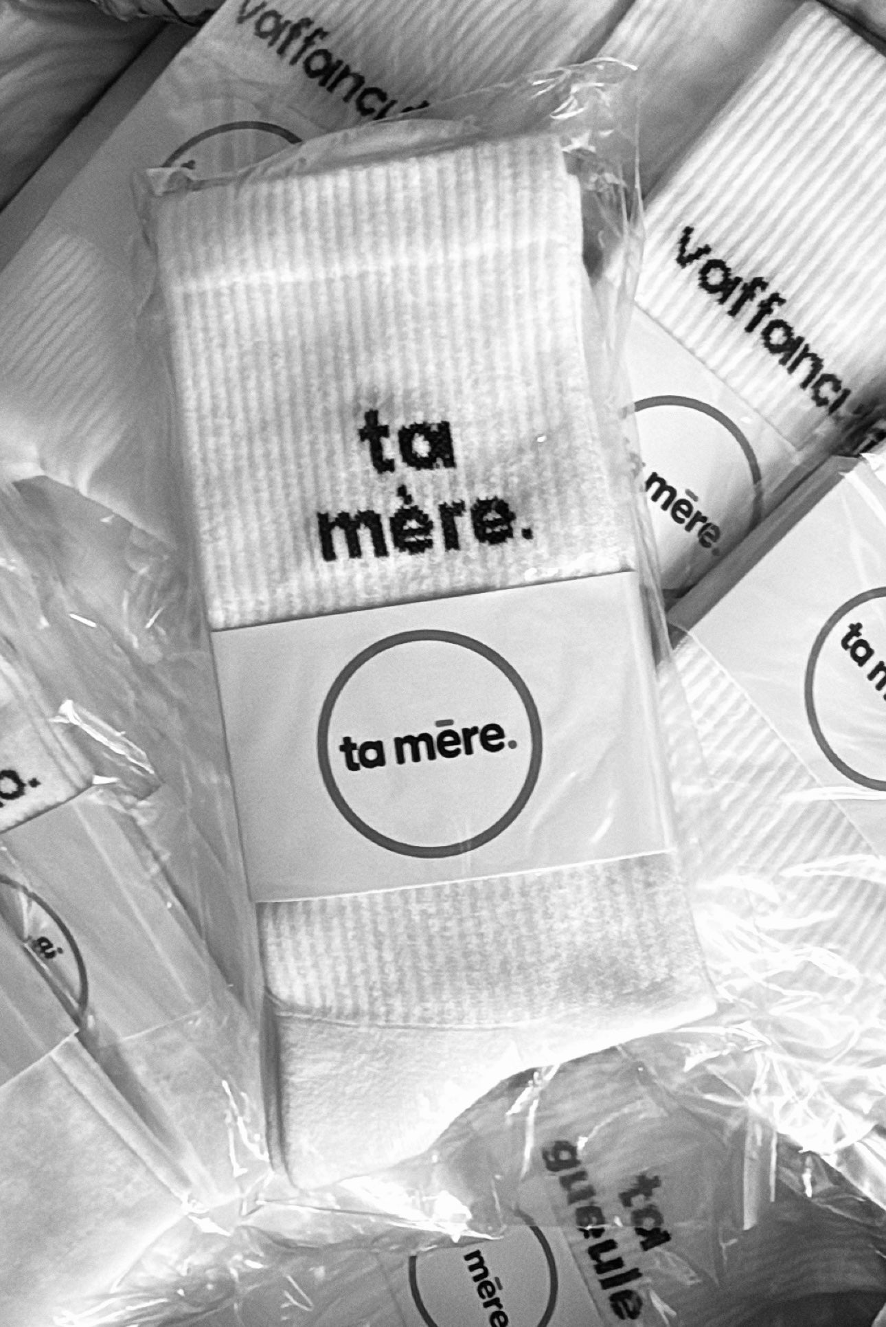 TA MÈRE.